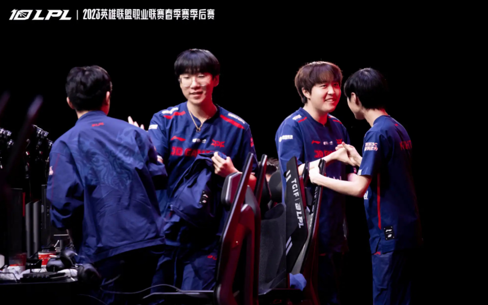 Faker爆冷击败TL，关键助攻引爆全场！的简单介绍