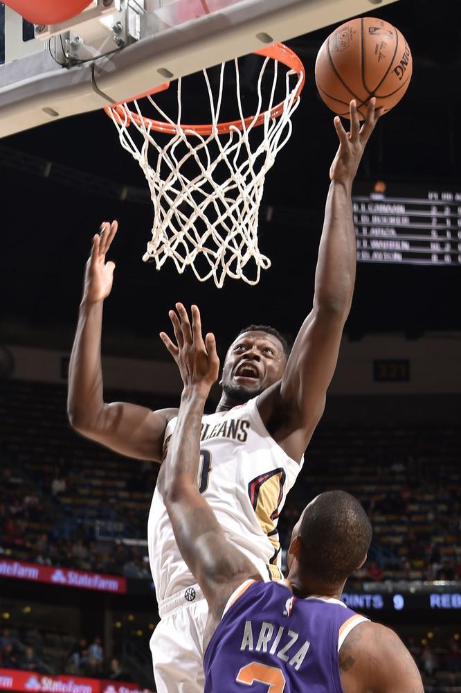 包含Ning迎来五赛季高光表现，湖人球迷沸腾！的词条